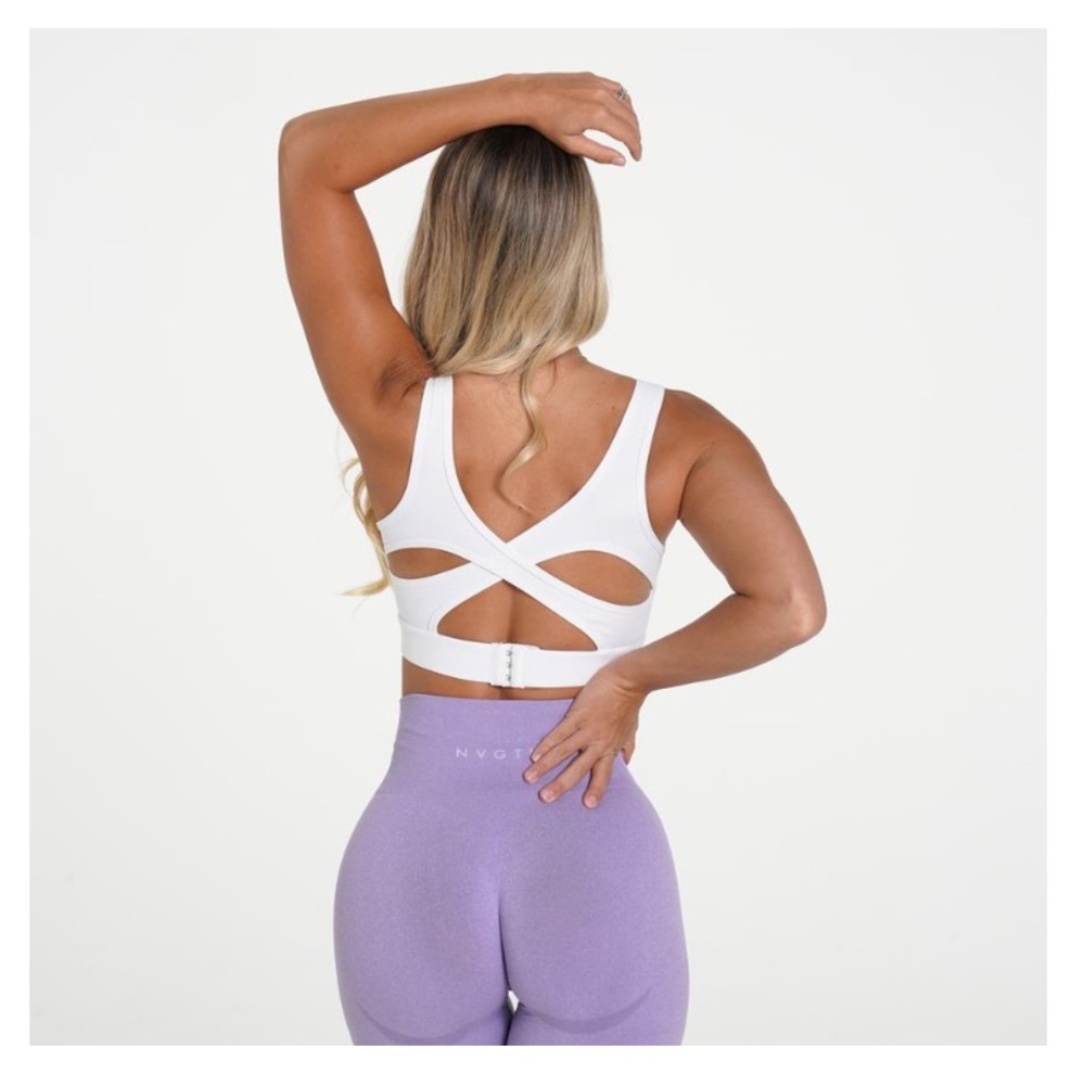 NVGTN NEW Allure Bra. Med Never WORN NWT